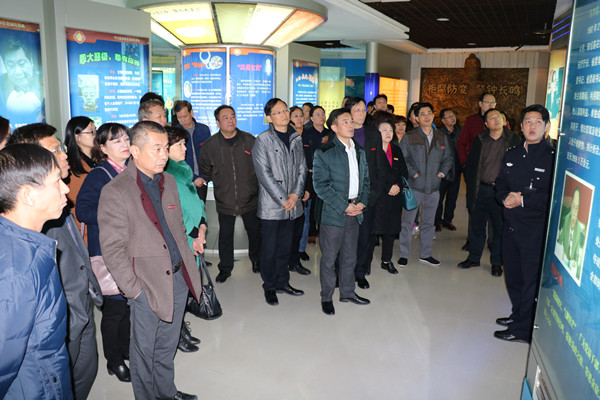 http://jj.mnnu.edu.cn/__local/C/F8/34/545146D46B978DB3FA21AB36DF6_E1A2B454_1B1CB.jpg?e=.jpg